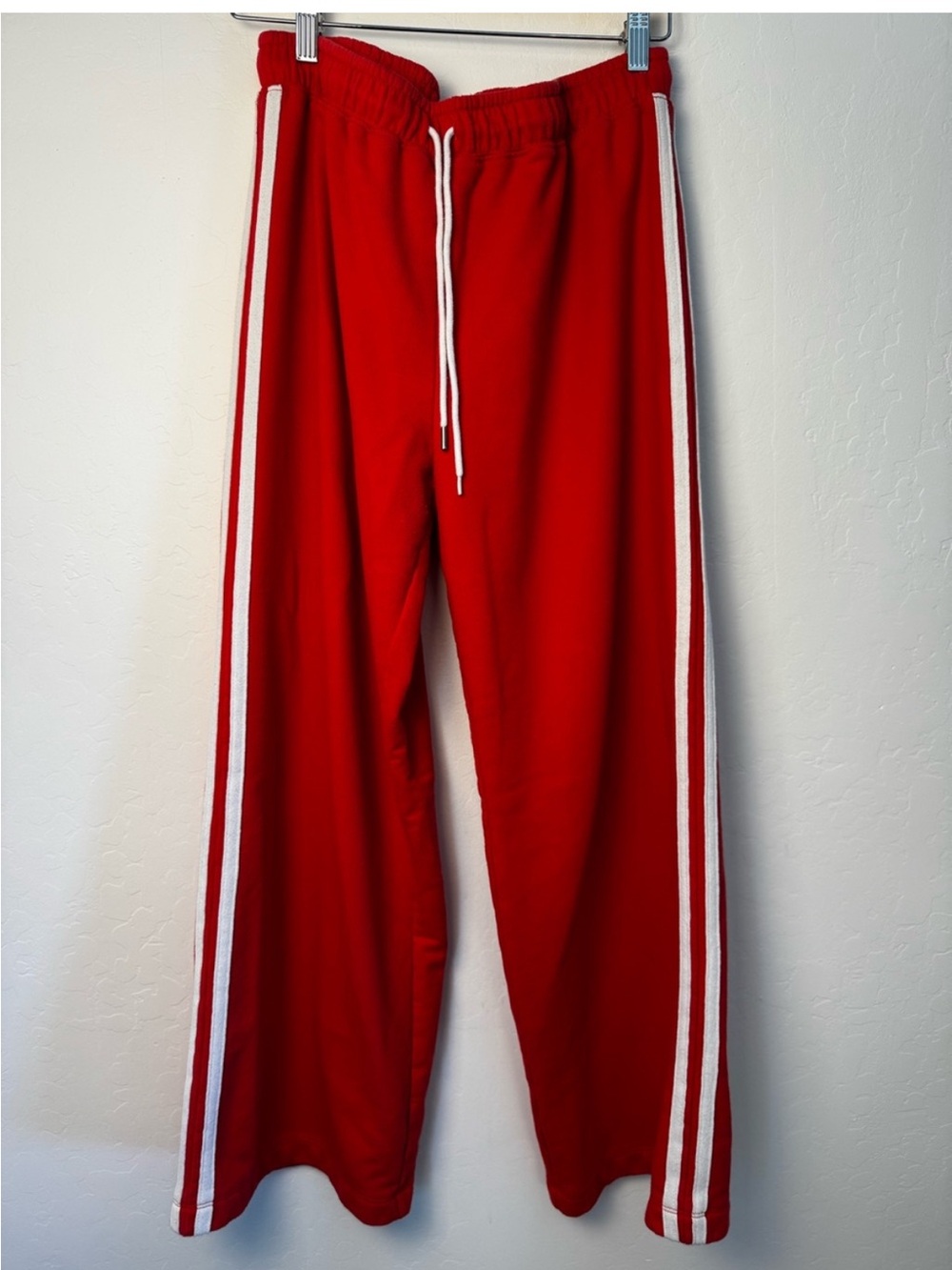 ⭐️3/$30⭐️ (bundle deal) Women’s Universal Thread wide leg Sweatpants